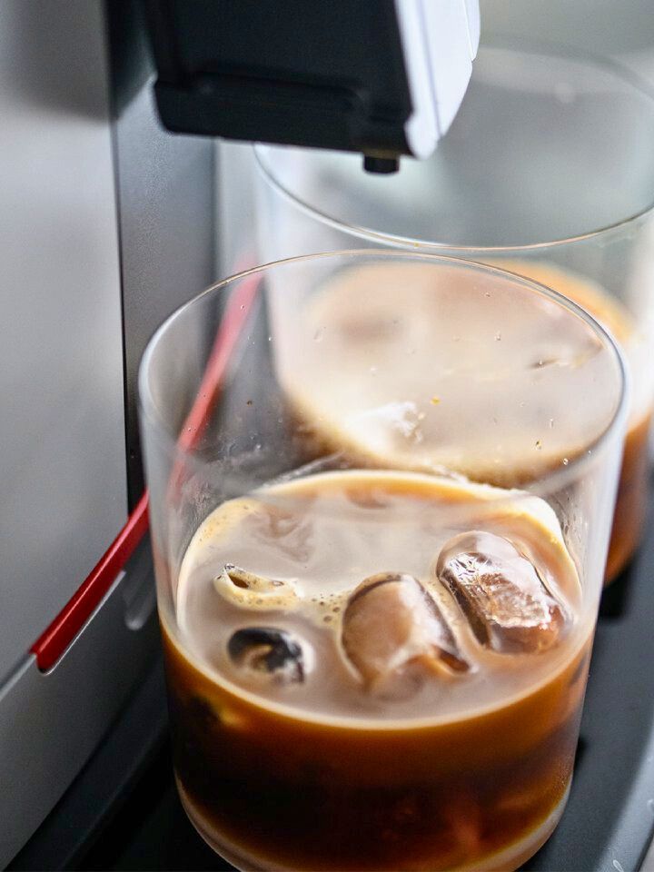 Gaggia Cadorna Prestige Over Ice | Brew Hot & Iced Coffee | 15 Beverages Specialty | Super Automatic Bean to Cup Espresso Machine | Made in Italy | Moonlight Grey