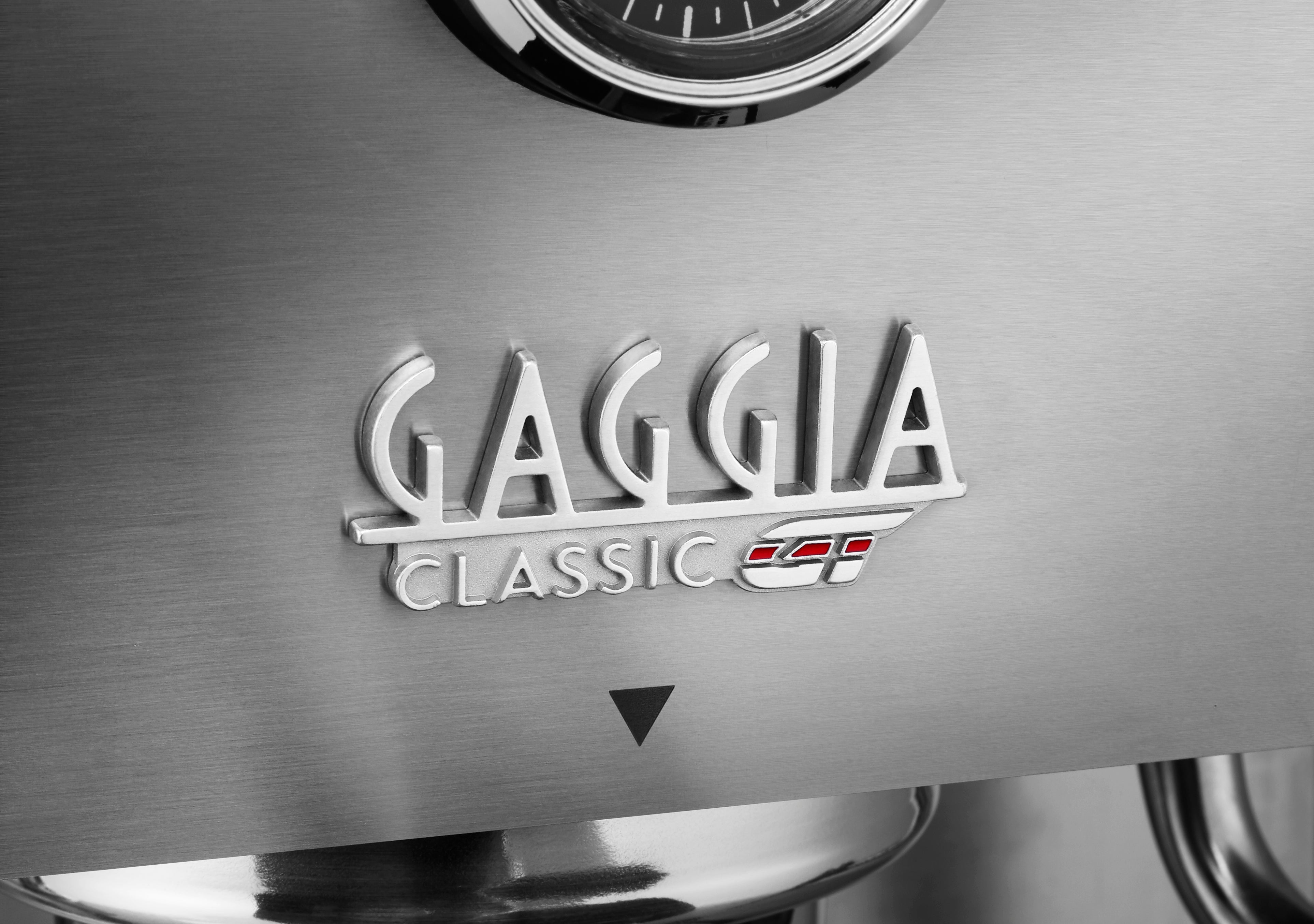 Gaggia Classic GT Dual-Boiler Espresso Machine | Dual-PIDs, Pre-Infusion & Intuitive Screen | Made in Italy | Colored TFT Display