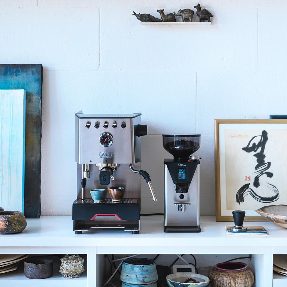 Gaggia Classic GT Dual-Boiler Espresso Machine | Dual-PIDs, Pre-Infusion & Intuitive Screen | Made in Italy | Colored TFT Display