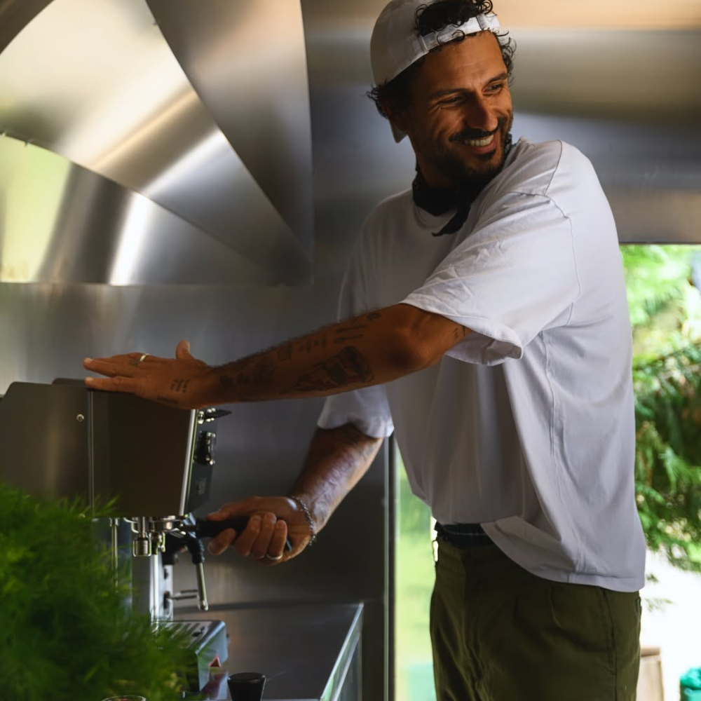 Gaggia Classic GT Dual-Boiler Espresso Machine | Dual-PIDs, Pre-Infusion & Intuitive Screen | Made in Italy | Colored TFT Display