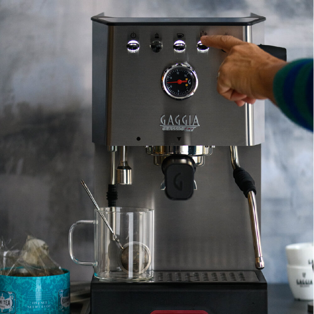 Gaggia Classic GT Dual-Boiler Espresso Machine | Dual-PIDs, Pre-Infusion & Intuitive Screen | Made in Italy | Colored TFT Display