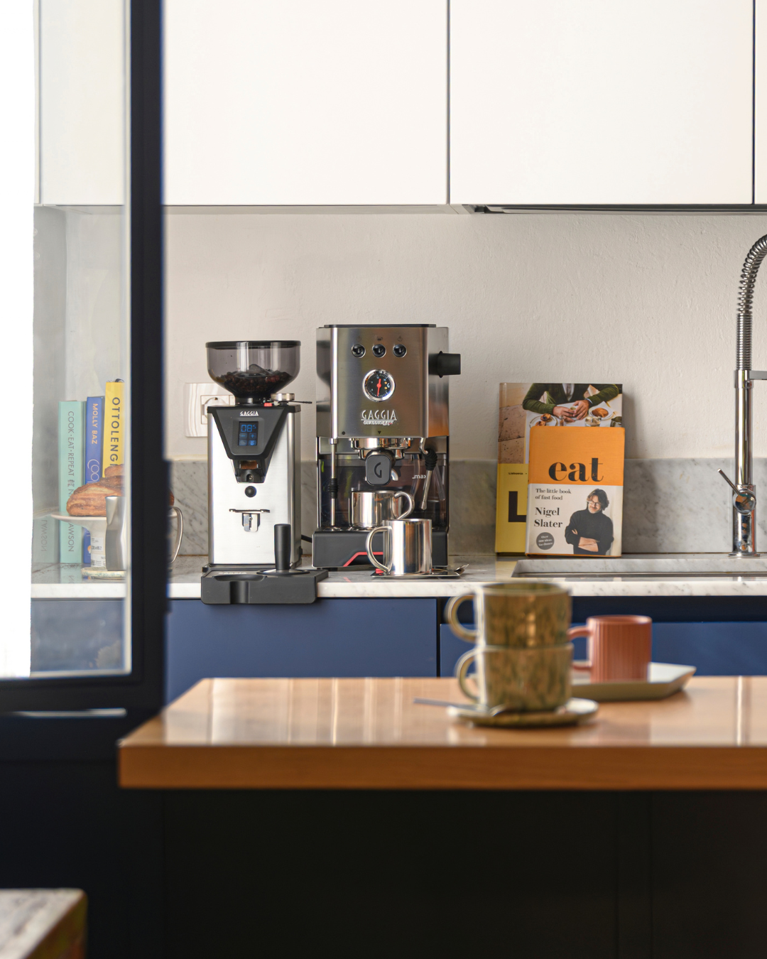 Gaggia_Classic_UP_Espresso_Machine_with_dual_PID_brass_boiler_pressure_gauge_TFT_display_steam_wand_and_58mm_portafilter_in_stainless_steel_available_in_Dubai_UAE-8